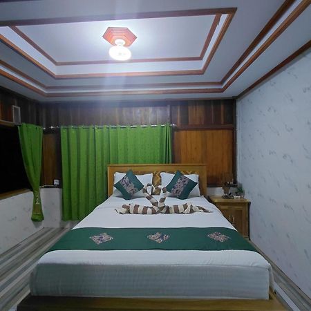 Friendly Homestay Lemukih Singaraja エクステリア 写真