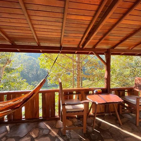 Friendly Homestay Lemukih Singaraja エクステリア 写真