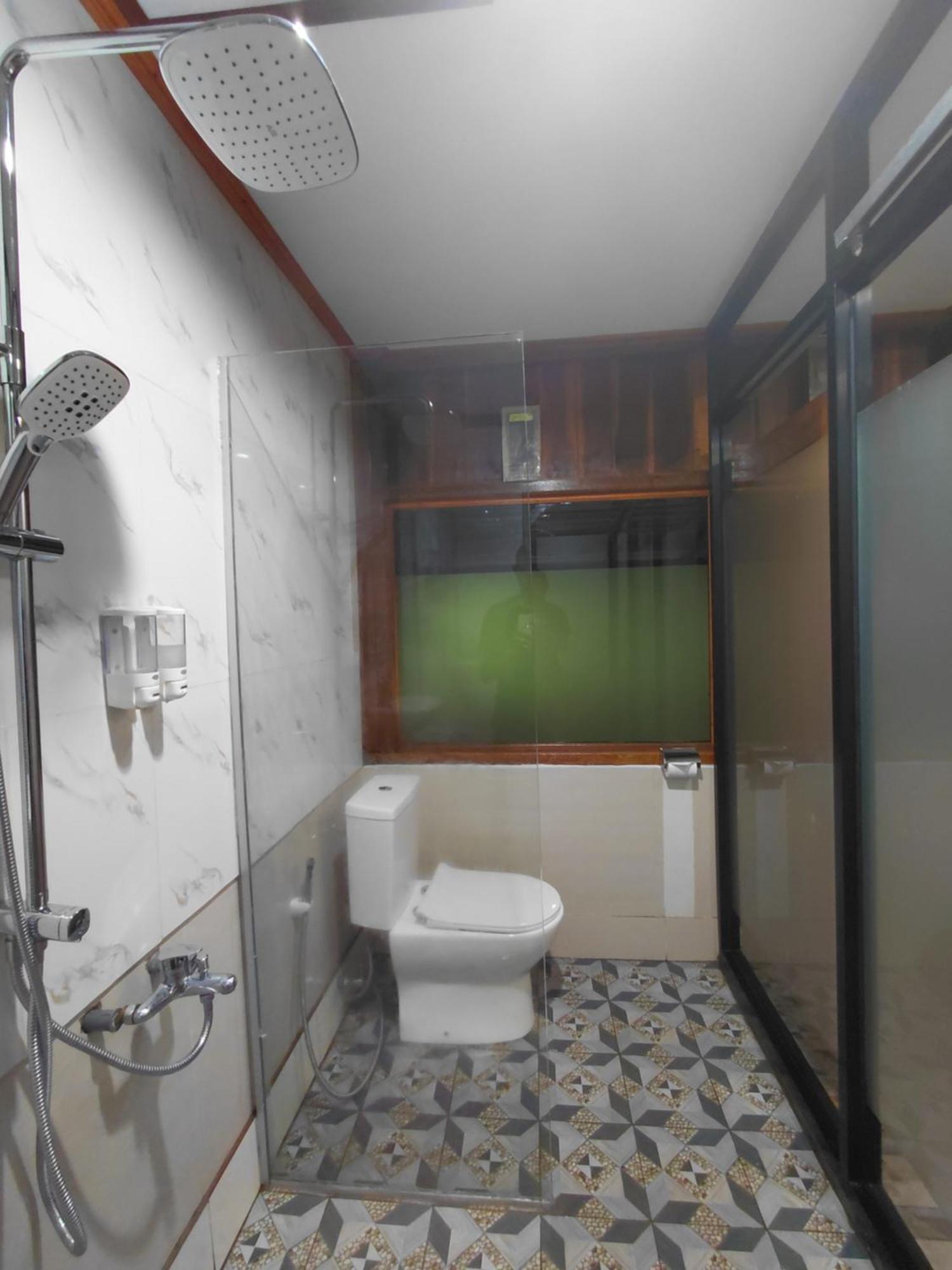 Friendly Homestay Lemukih Singaraja エクステリア 写真