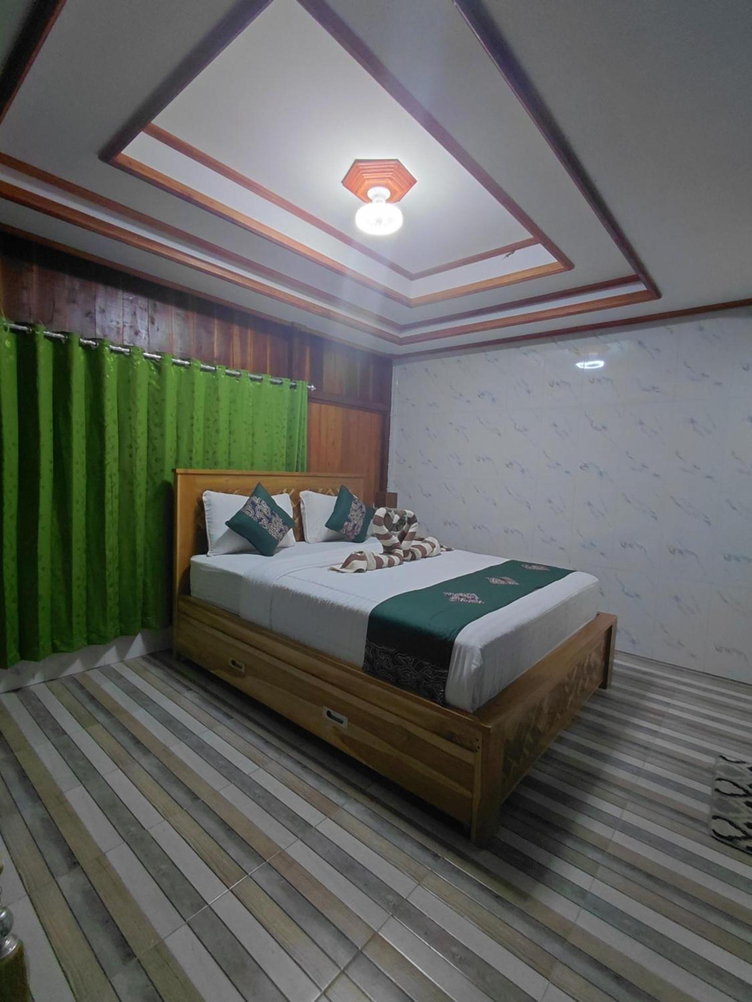 Friendly Homestay Lemukih Singaraja エクステリア 写真