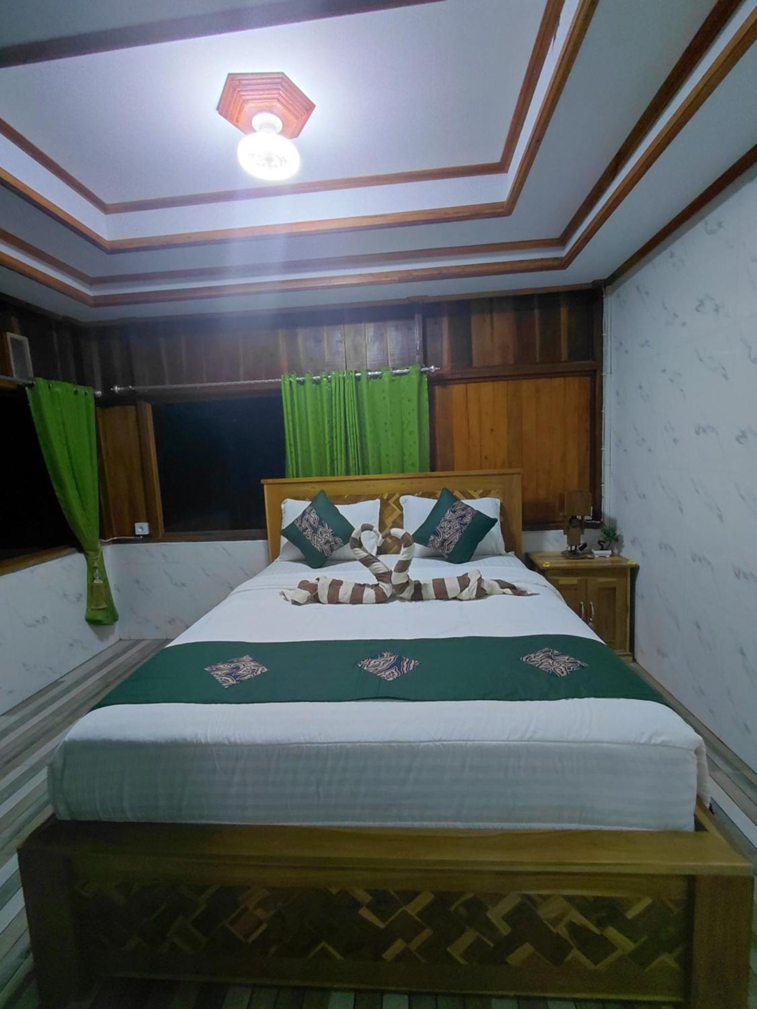 Friendly Homestay Lemukih Singaraja エクステリア 写真